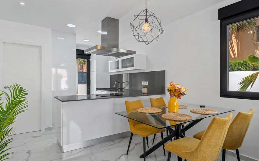 Resale - Villa -
Torrevieja - Costa Blanca