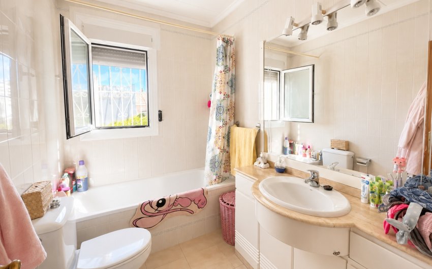 Resale - Villa -
Torrevieja - Costa Blanca