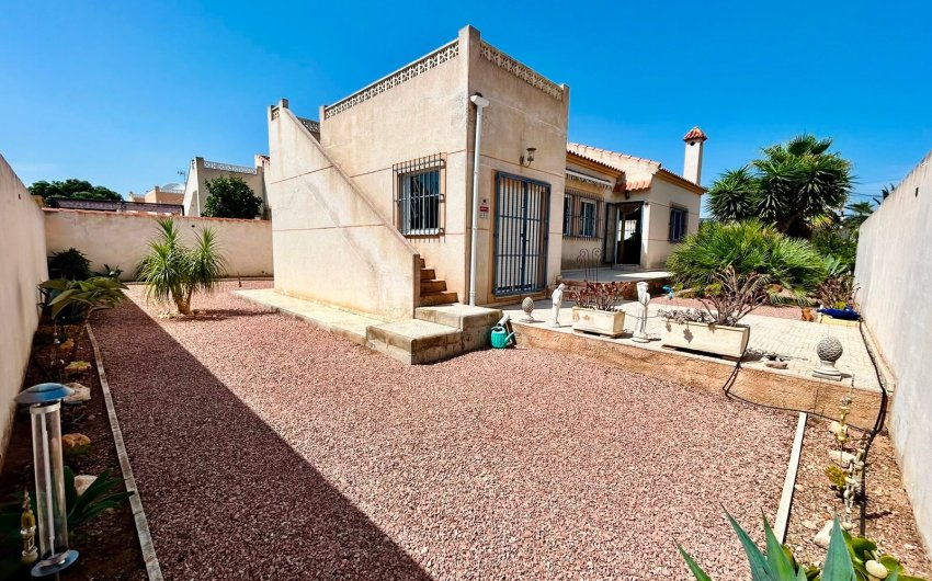 Resale - Villa -
Torrevieja - Costa Blanca