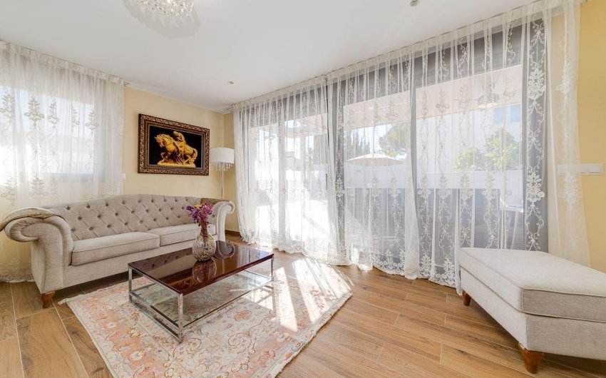 Resale - Villa -
Torrevieja - Costa Blanca