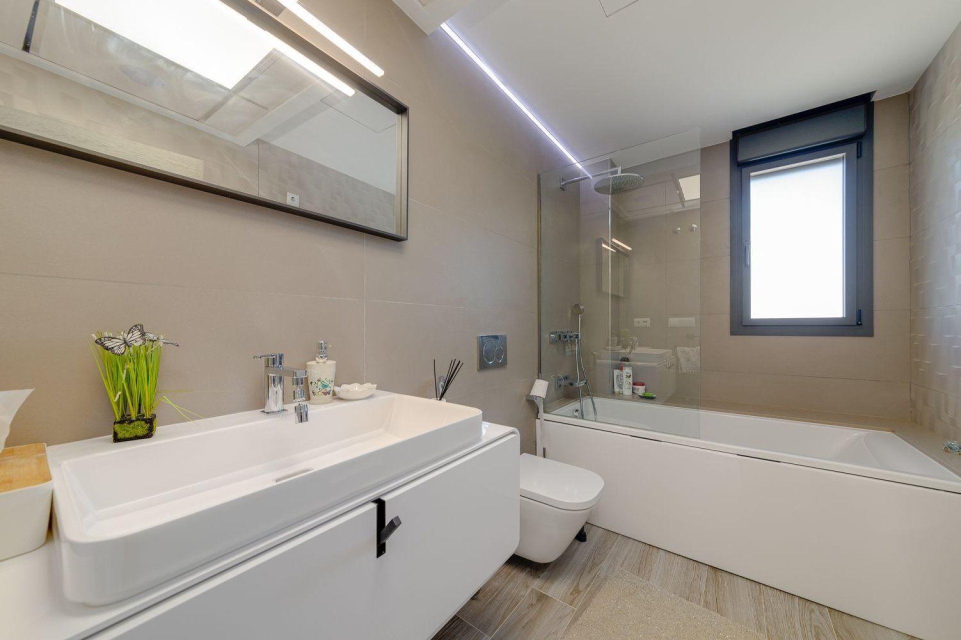 Resale - Villa -
Torrevieja - Costa Blanca