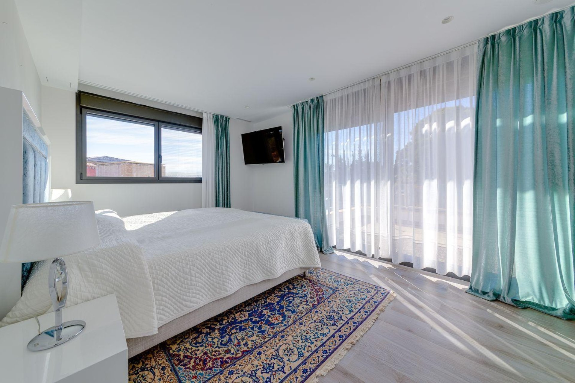 Resale - Villa -
Torrevieja - Costa Blanca