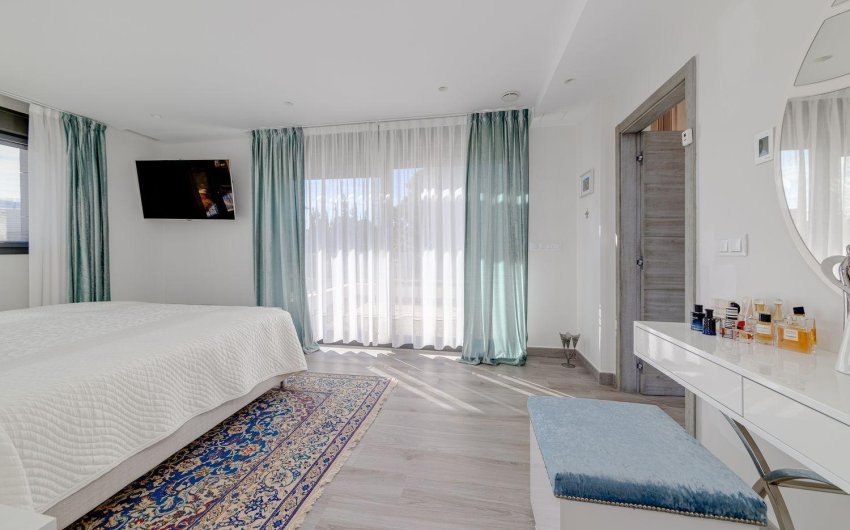 Resale - Villa -
Torrevieja - Costa Blanca