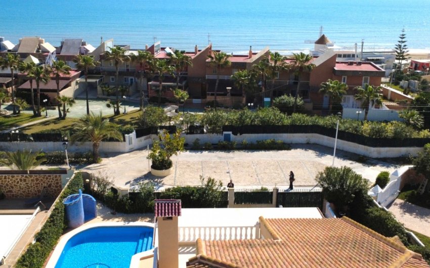 Resale - Villa -
Torrevieja - Costa Blanca
