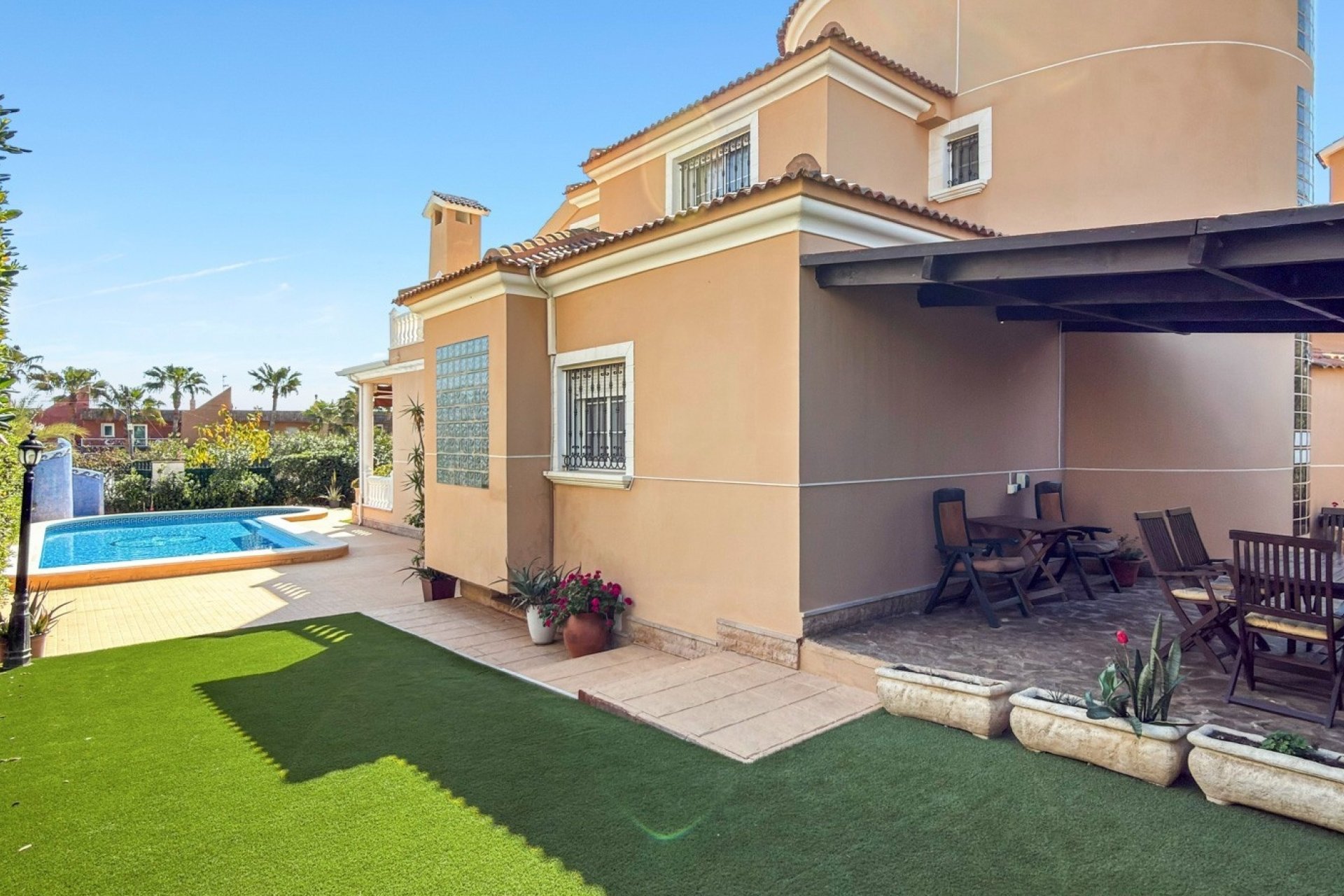Resale - Villa -
Torrevieja - Costa Blanca