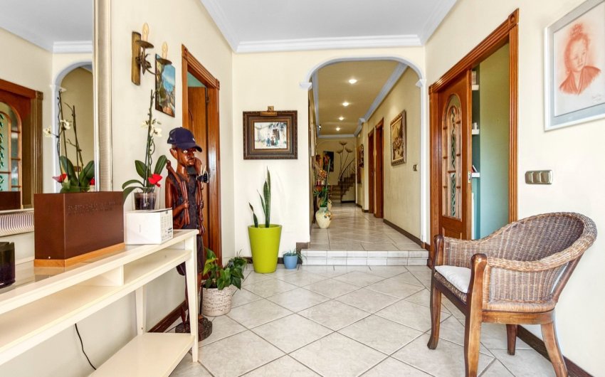 Resale - Villa -
Torrevieja - Costa Blanca