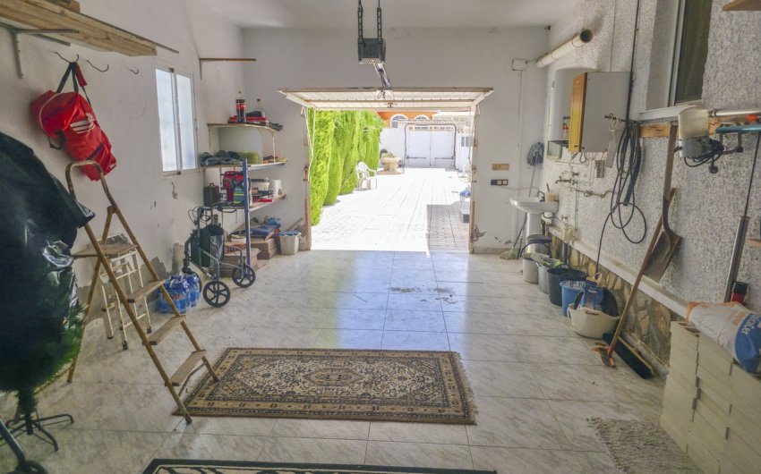 Resale - Villa -
Torrevieja - Costa Blanca