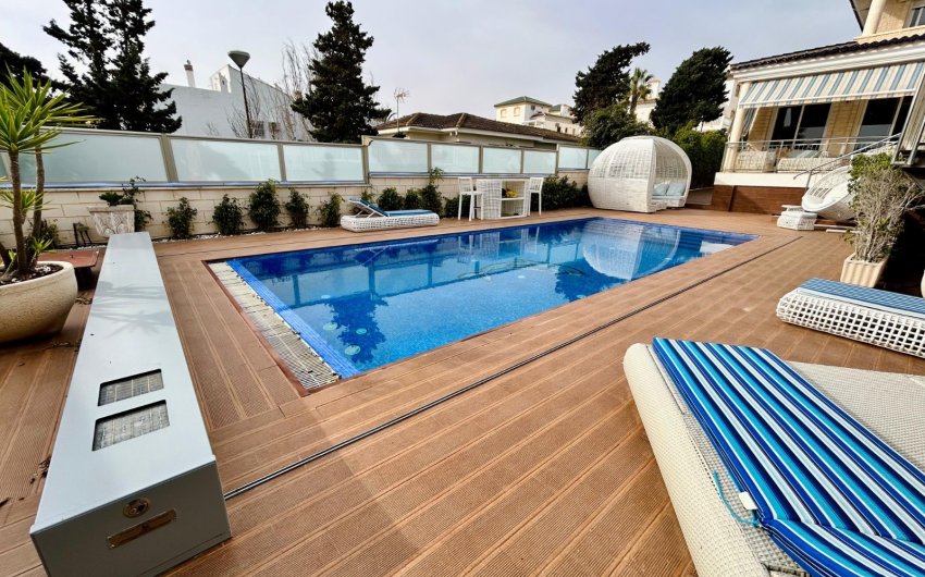 Resale - Villa -
Torrevieja - Costa Blanca