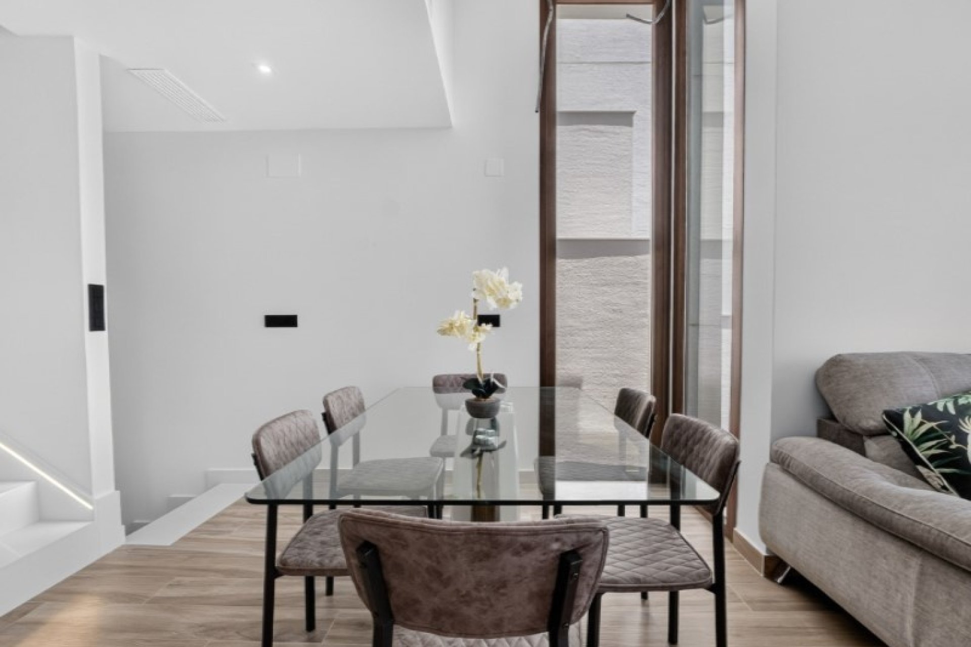Resale - Villa -
Torrevieja - Costa Blanca