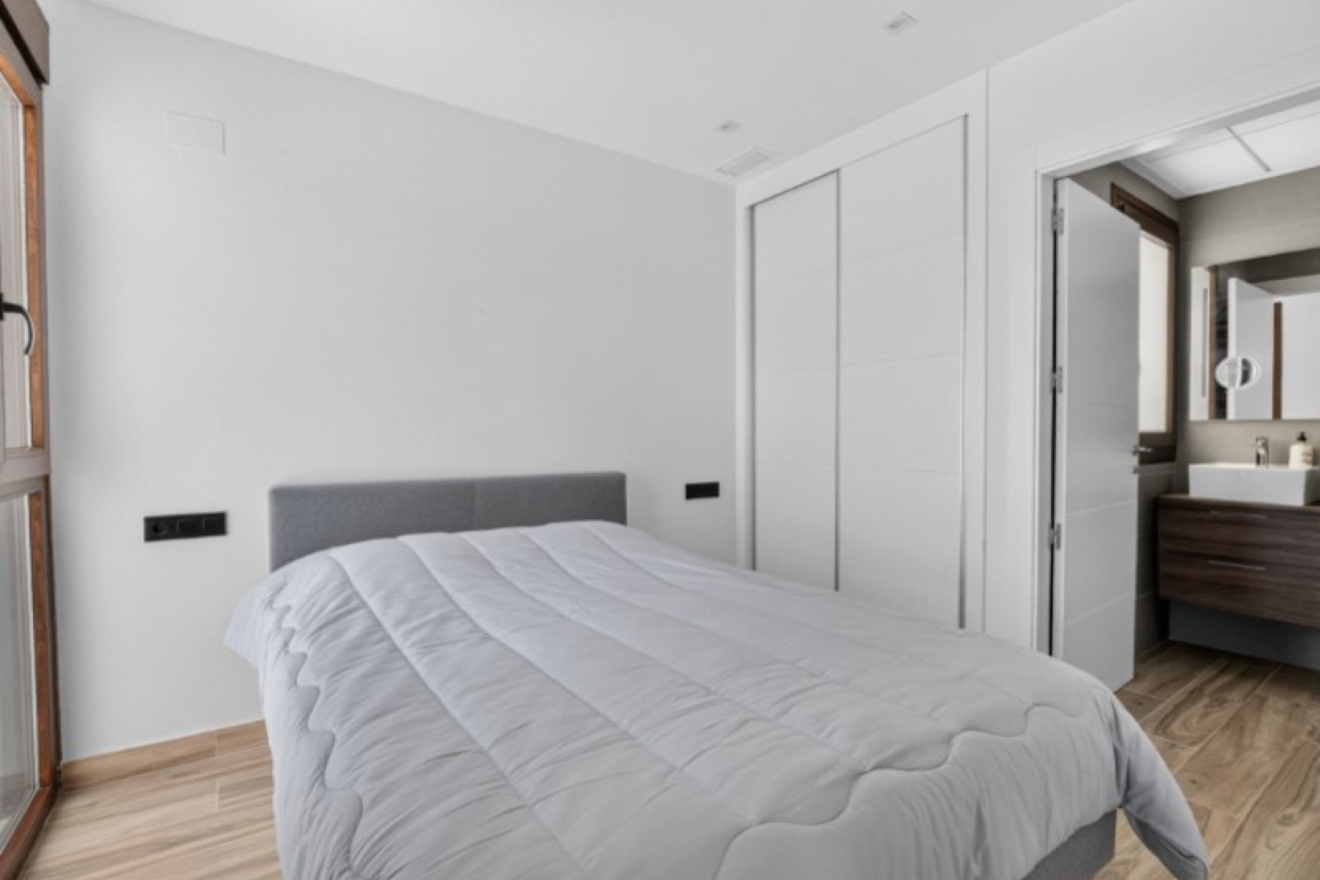 Resale - Villa -
Torrevieja - Costa Blanca