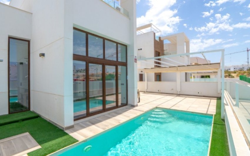 Resale - Villa -
Torrevieja - Costa Blanca