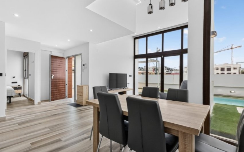 Resale - Villa -
Torrevieja - Costa Blanca