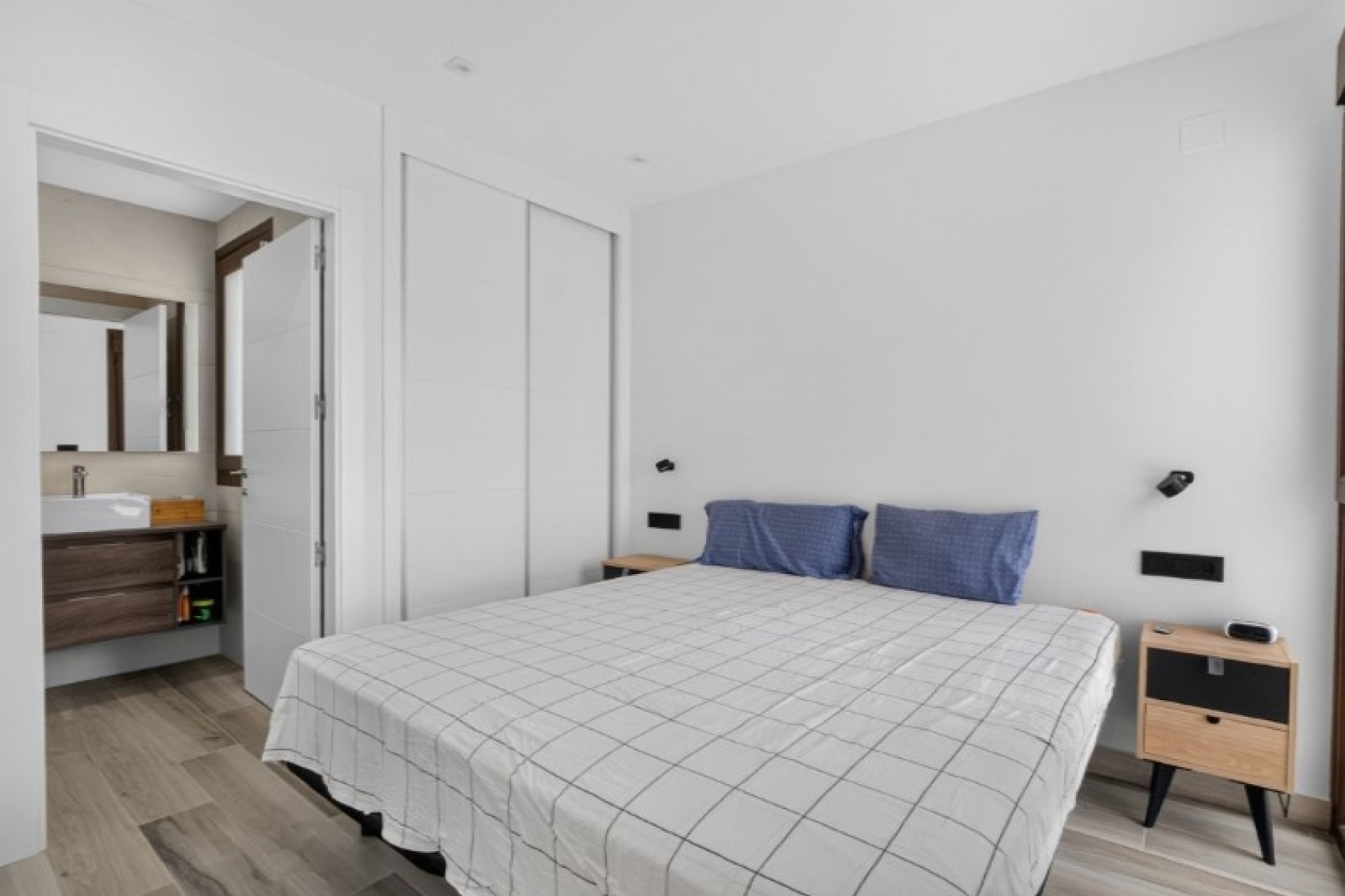 Resale - Villa -
Torrevieja - Costa Blanca