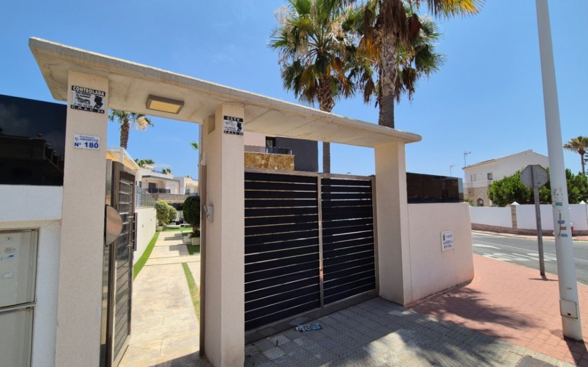Resale - Villa -
Torrevieja - Costa Blanca