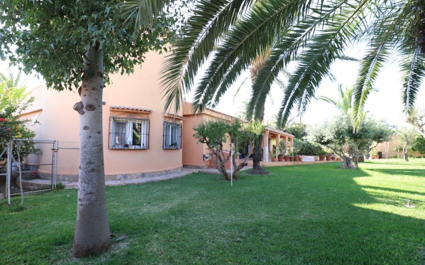 Resale - Villa -
Torrevieja - Costa Blanca