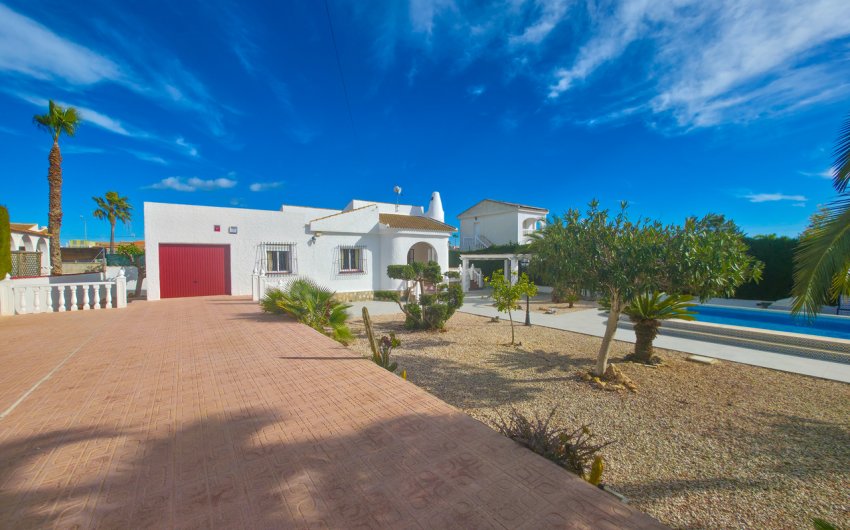 Resale - Villa -
Torrevieja - Costa Blanca