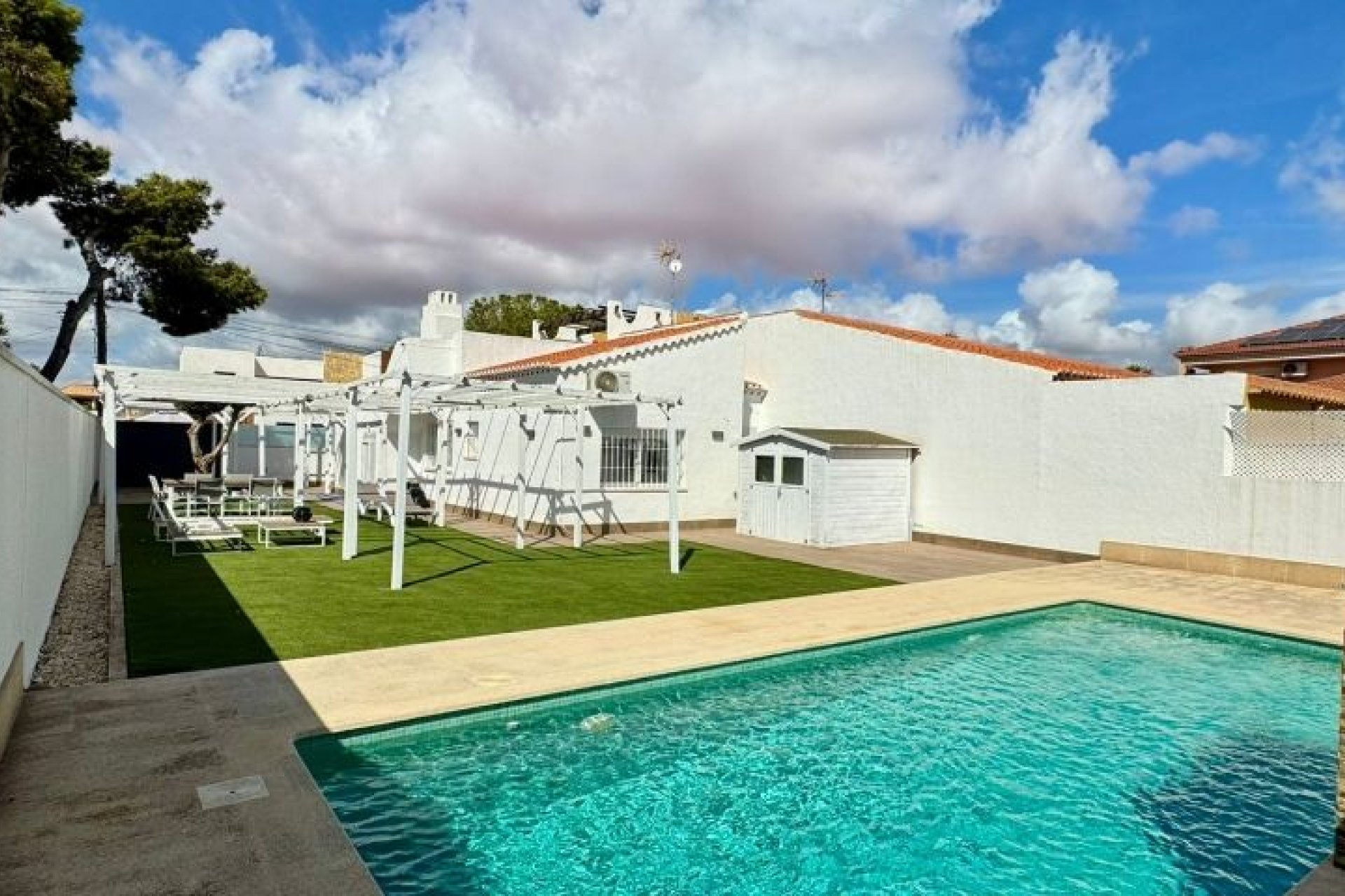 Resale - Villa -
Torrevieja - Costa Blanca
