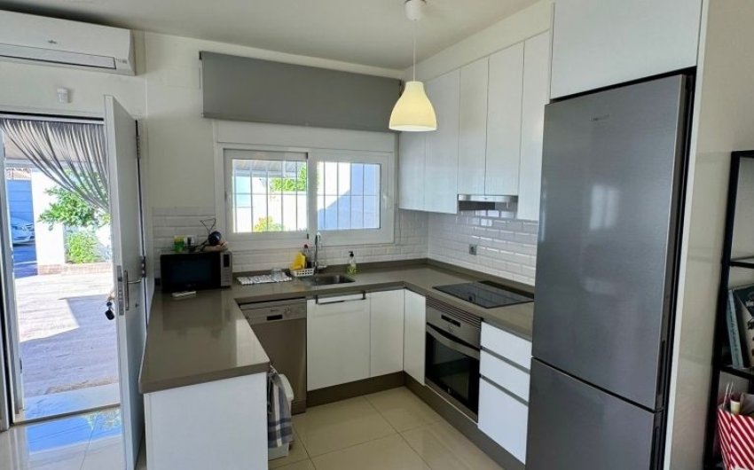 Resale - Villa -
Torrevieja - Costa Blanca