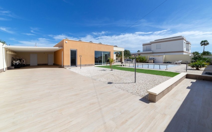 Resale - Villa -
Torrevieja - Costa Blanca