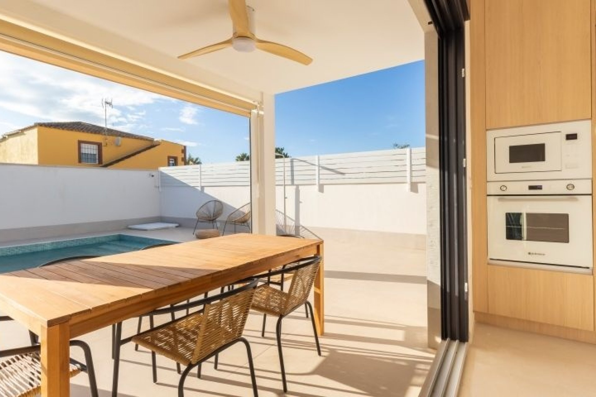 Resale - Villa -
Torrevieja - Costa Blanca