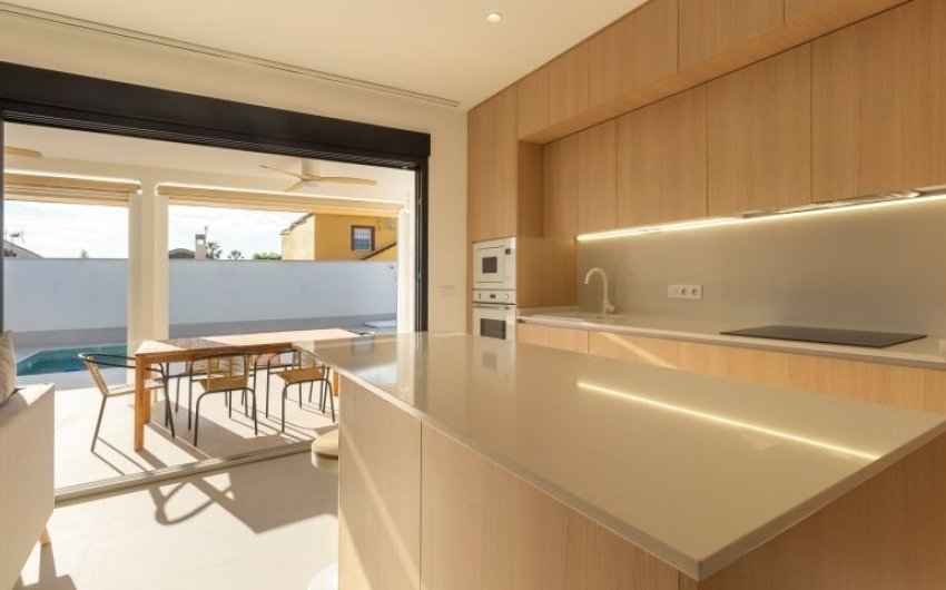 Resale - Villa -
Torrevieja - Costa Blanca