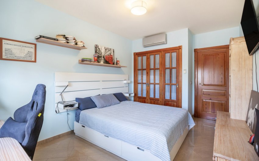 Resale - Villa -
Torrevieja - Costa Blanca