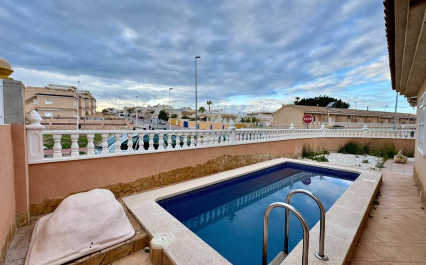 Resale - Villa -
Torrevieja - Costa Blanca