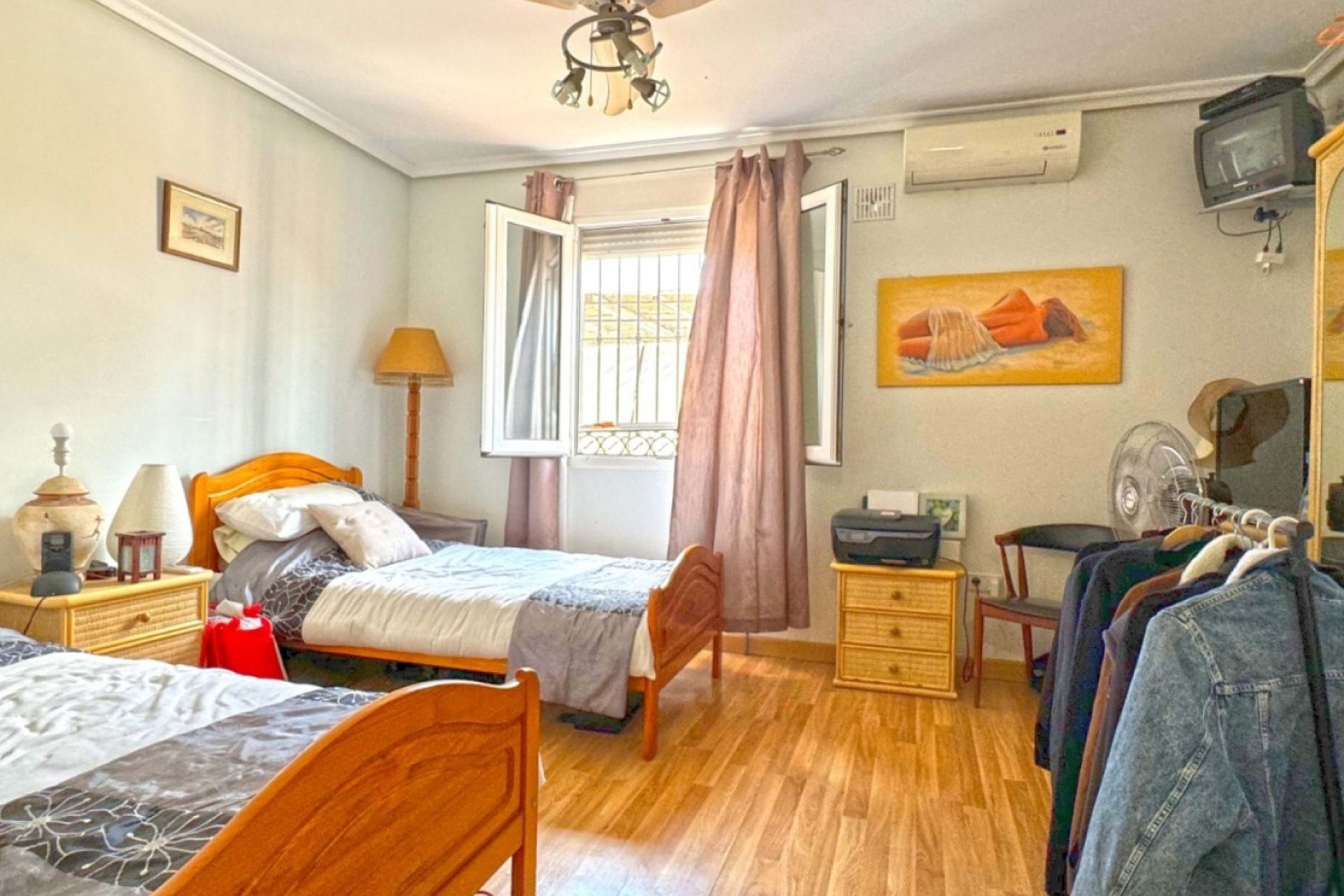 Resale - Villa -
Torrevieja - Costa Blanca