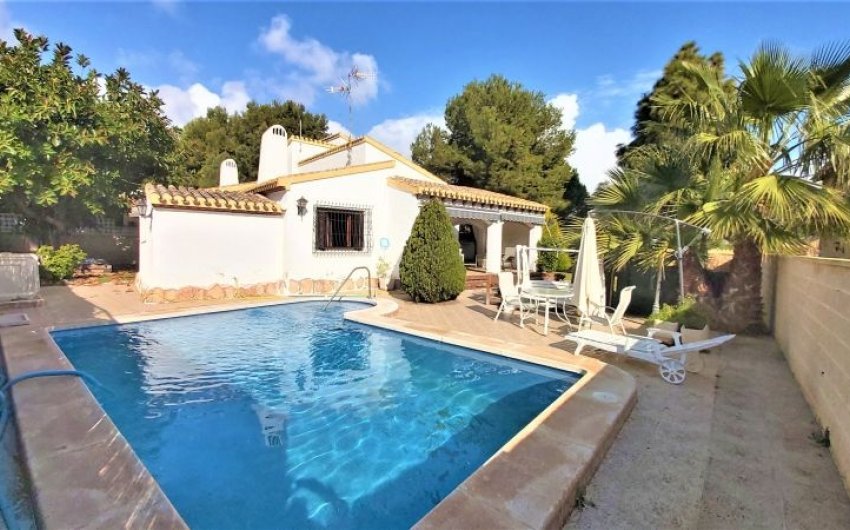 Resale - Villa -
Torrevieja - Costa Blanca