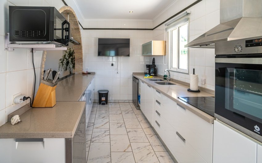 Resale - Villa -
Torrevieja - Costa Blanca