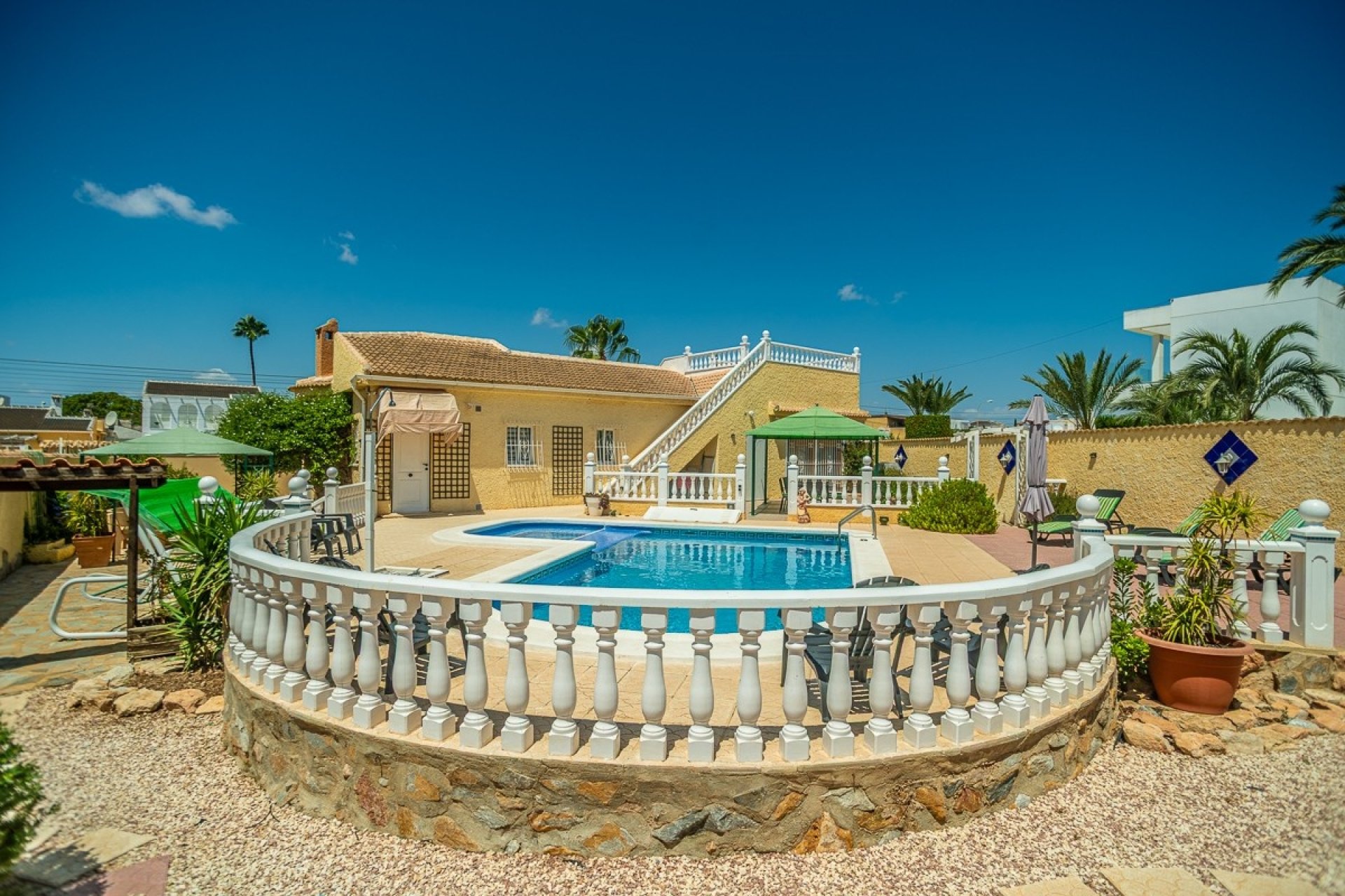 Resale - Villa -
Torrevieja - Costa Blanca