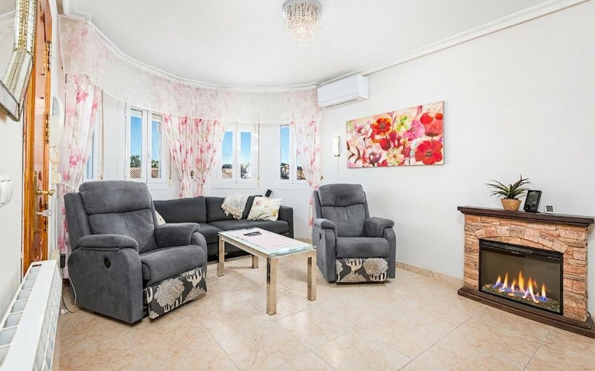 Resale - Villa -
Torrevieja - Costa Blanca
