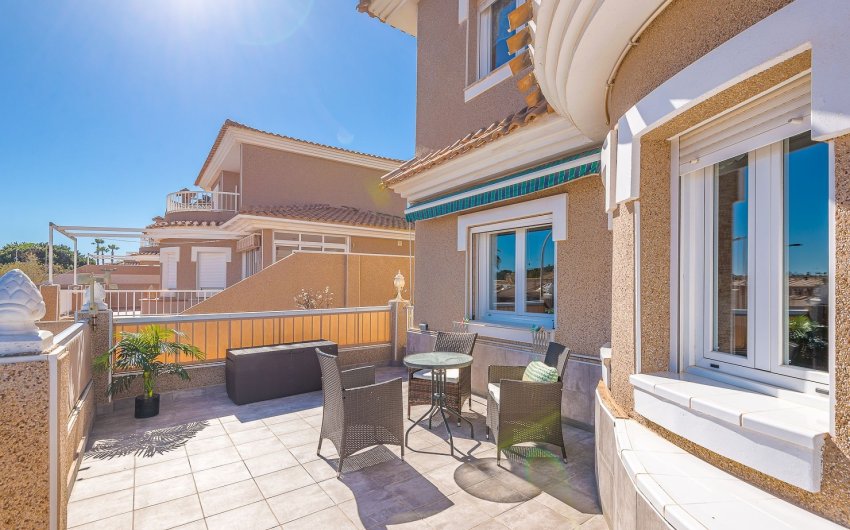 Resale - Villa -
Torrevieja - Costa Blanca