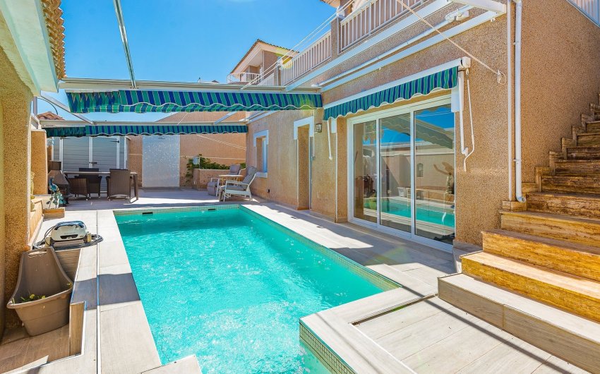 Resale - Villa -
Torrevieja - Costa Blanca