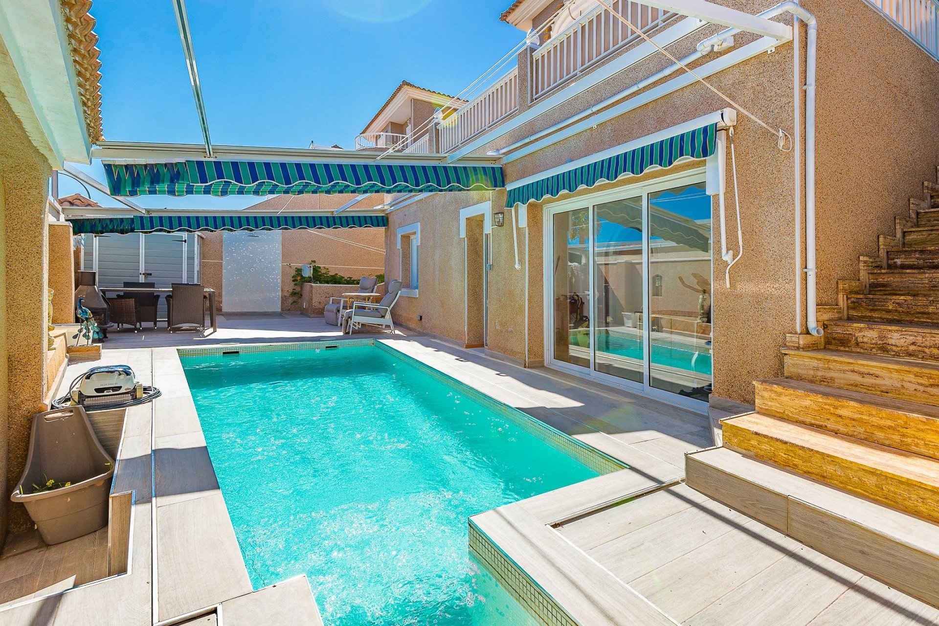 Resale - Villa -
Torrevieja - Costa Blanca