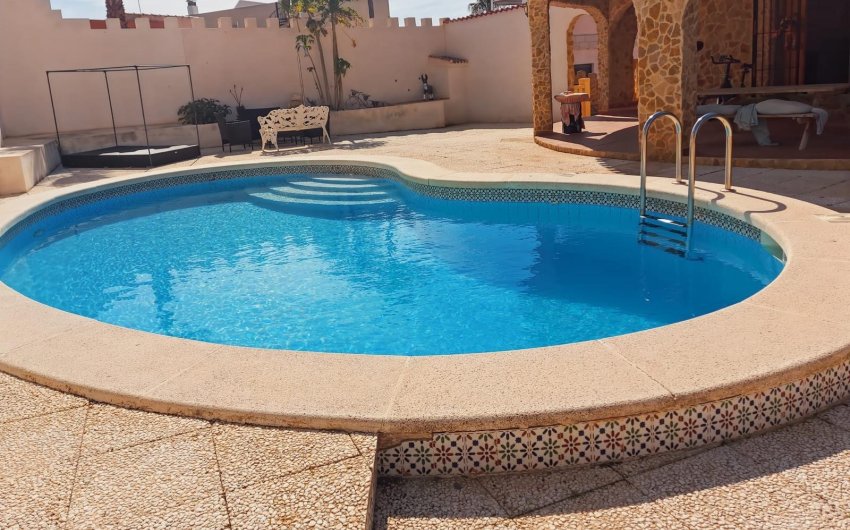 Resale - Villa -
Torrevieja - Costa Blanca