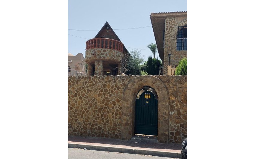 Resale - Villa -
Torrevieja - Costa Blanca