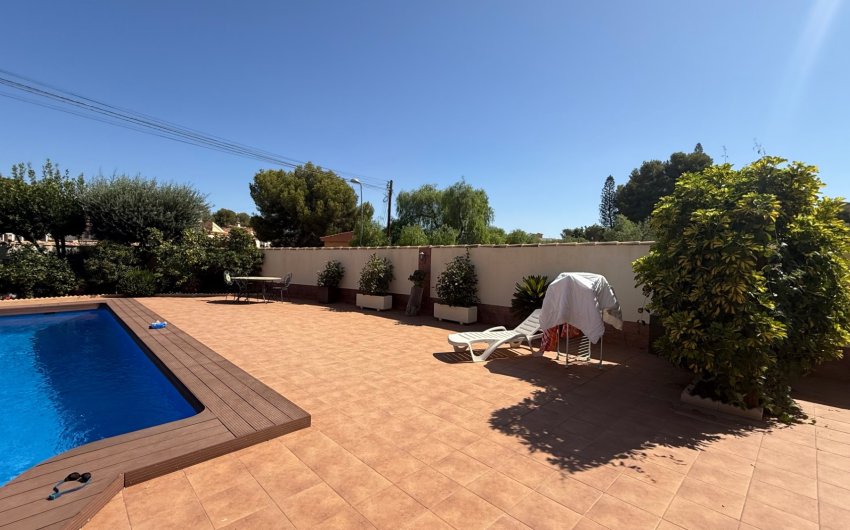Resale - Villa -
Torrevieja - Costa Blanca