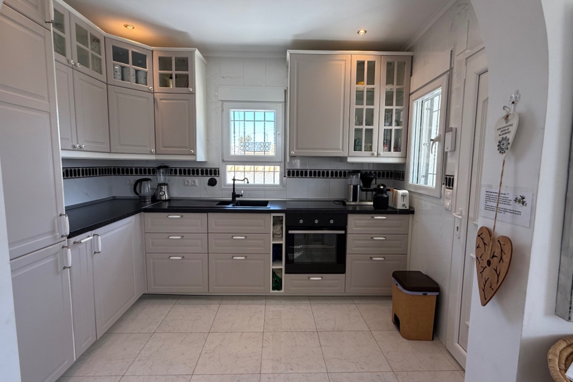 Resale - Villa -
Torrevieja - Costa Blanca