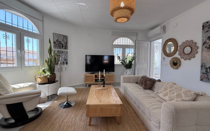 Resale - Villa -
Torrevieja - Costa Blanca