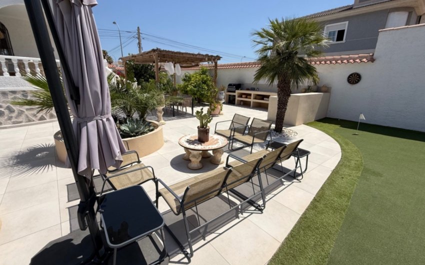 Resale - Villa -
Torrevieja - Costa Blanca