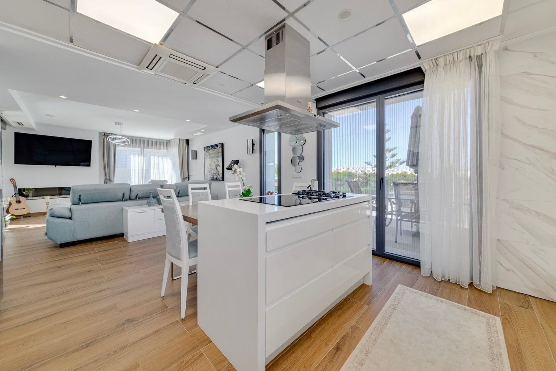 Resale - Villa -
Torrevieja - Costa Blanca