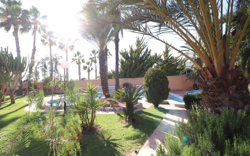 Resale - Villa -
Torrevieja - Costa Blanca