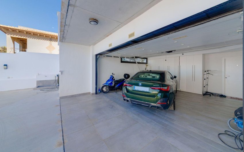 Resale - Villa -
Torrevieja - Costa Blanca