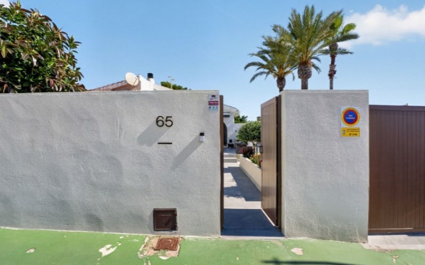 Resale - Villa -
Torrevieja - Costa Blanca