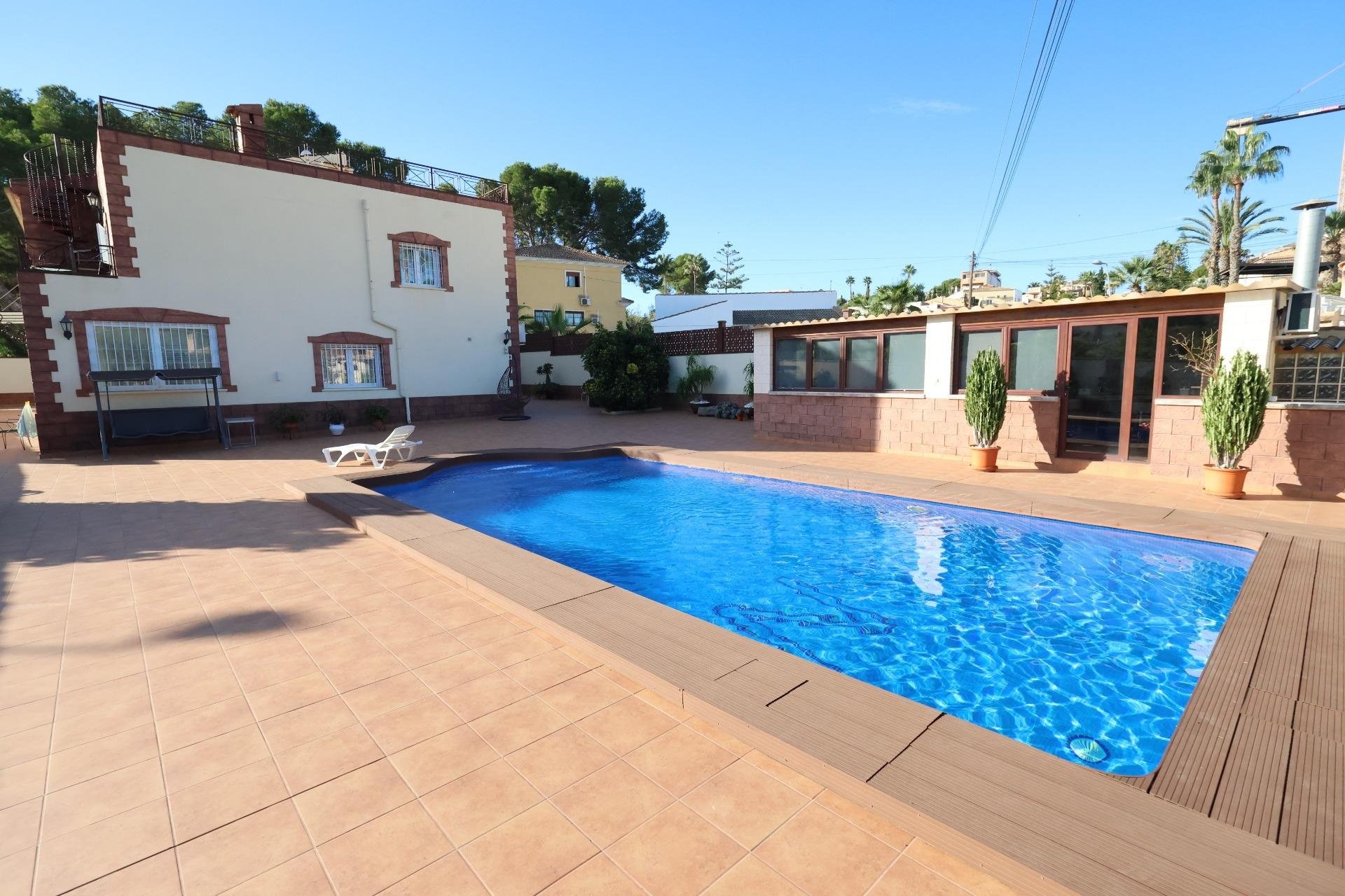 Resale - Villa -
Torrevieja - Costa Blanca