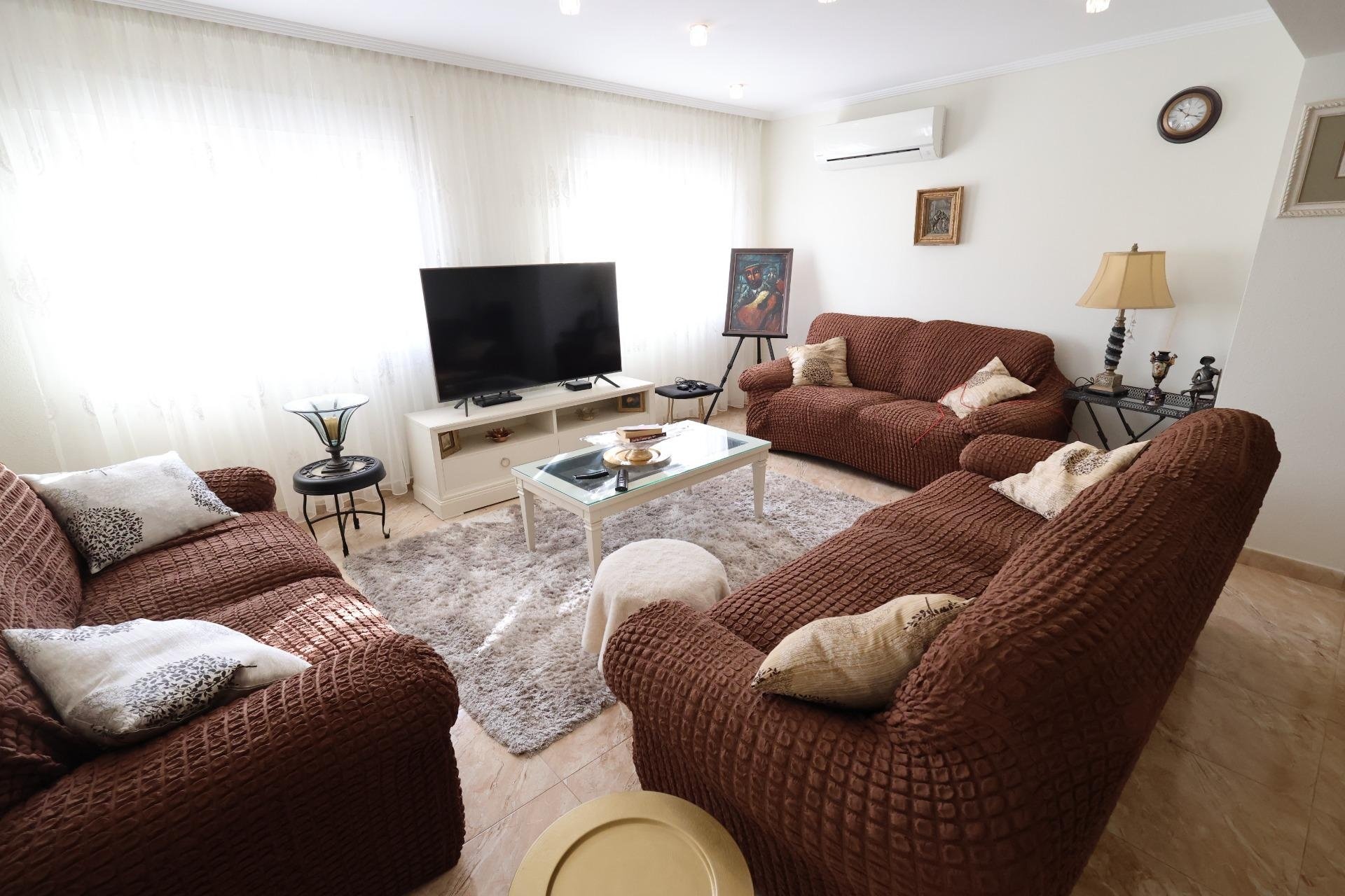 Resale - Villa -
Torrevieja - Costa Blanca