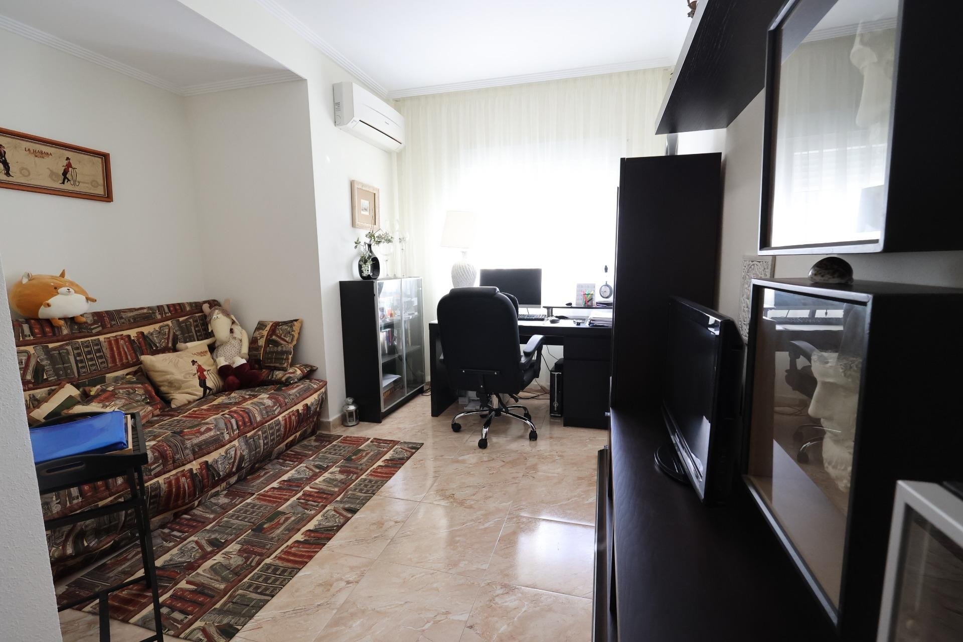 Resale - Villa -
Torrevieja - Costa Blanca