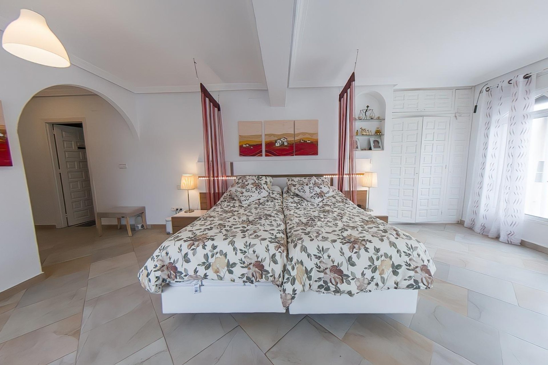 Resale - Villa -
Torrevieja - Costa Blanca