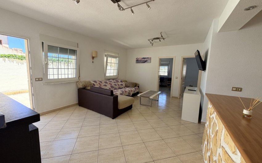 Resale - Villa -
Torrevieja - Costa Blanca